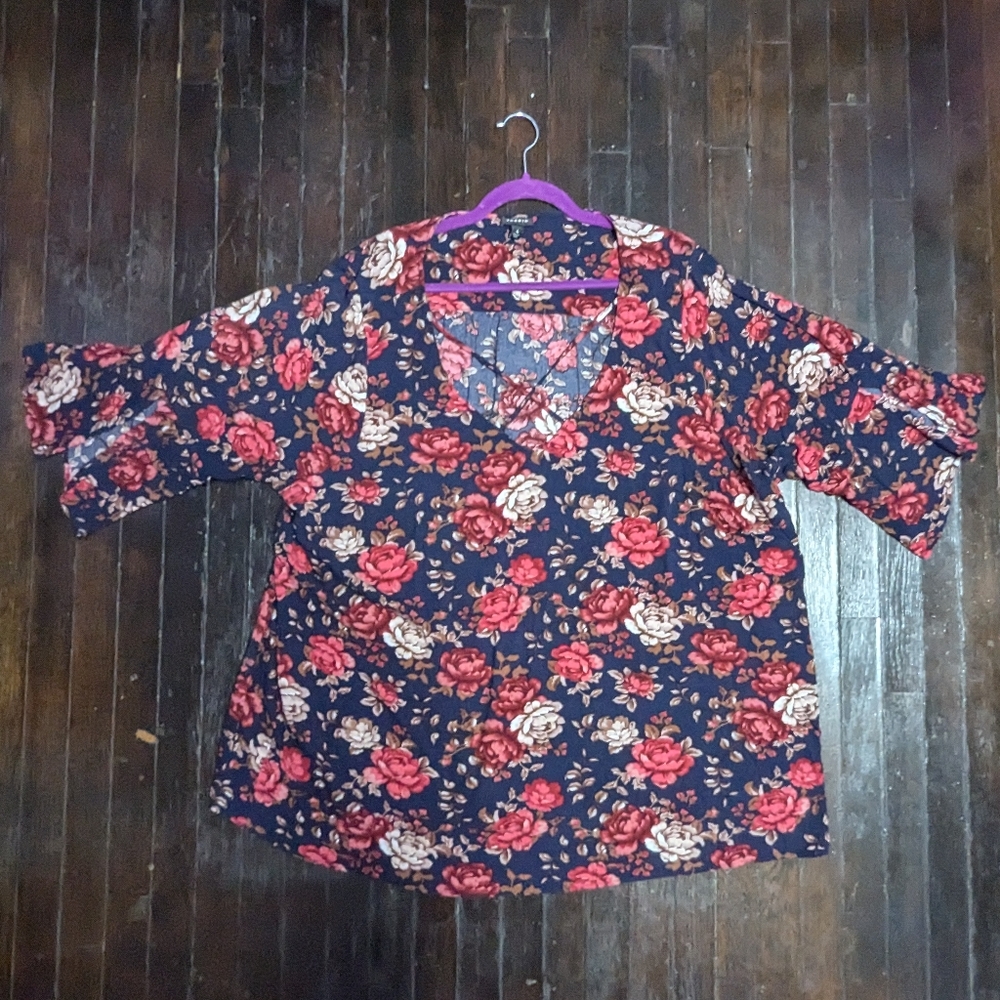 58. Torrid Floral Navy and Red Long Slit Sleeve Cross V-Neck Blouse 4X 26